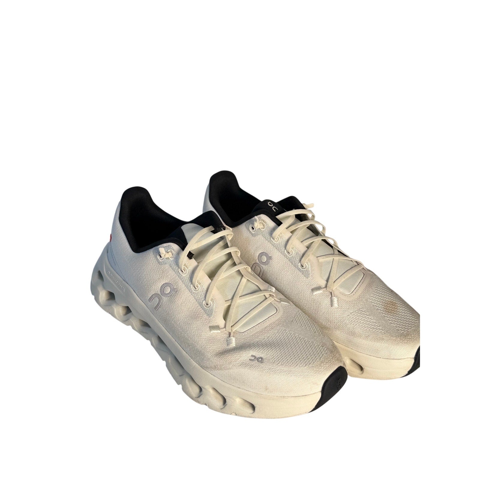 On Cloud 5 women's athletic running shoes in white, size US 9.5, pre-owned, with sleek design and cushioned soles.