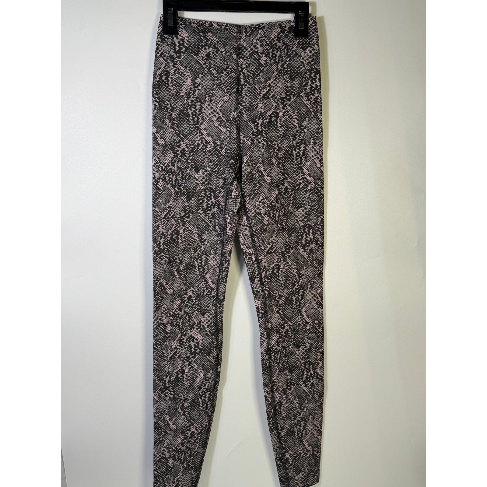 Lululemon Glow Up SHR Tight leggings in pink and black snakeskin print, size 4, 28-inch length, new with tags.