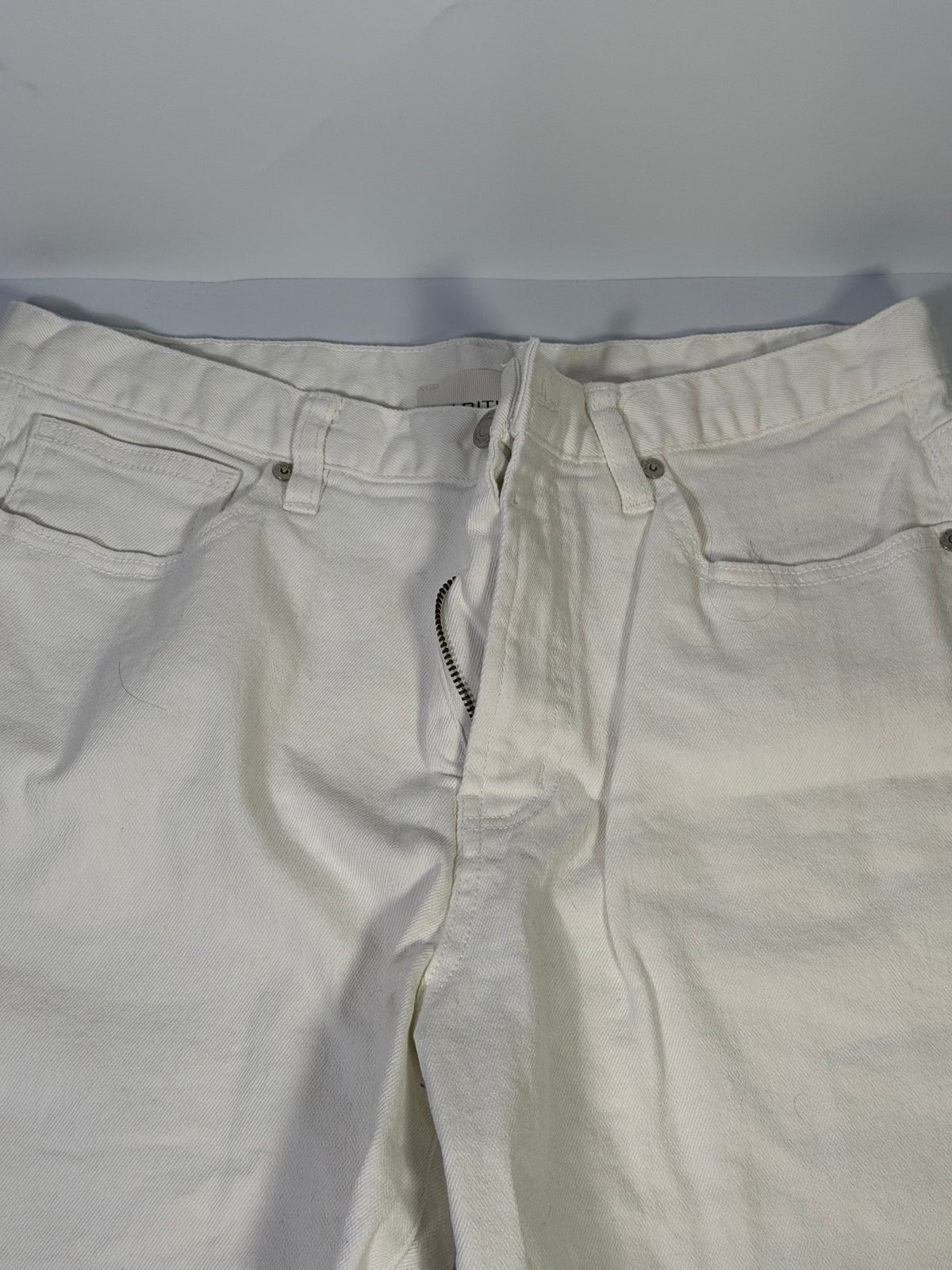 Habitual Skylar women’s white denim Bermuda shorts with raw hem, size 10/30, casual summer clothing style.