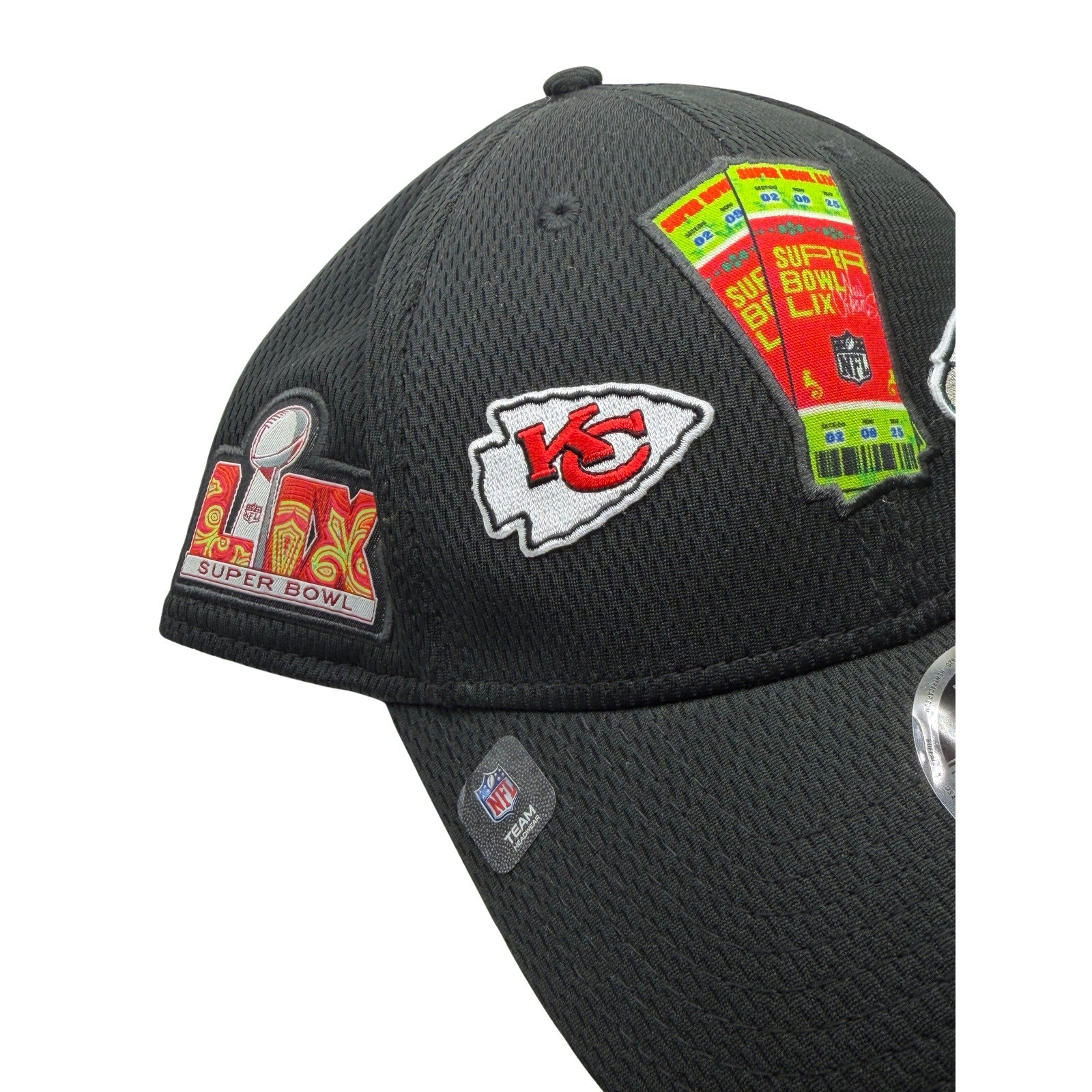 New Era Super Bowl LIX Chiefs Eagles 9FORTY black stretch-snap hat with team logos and adjustable strap on the front.