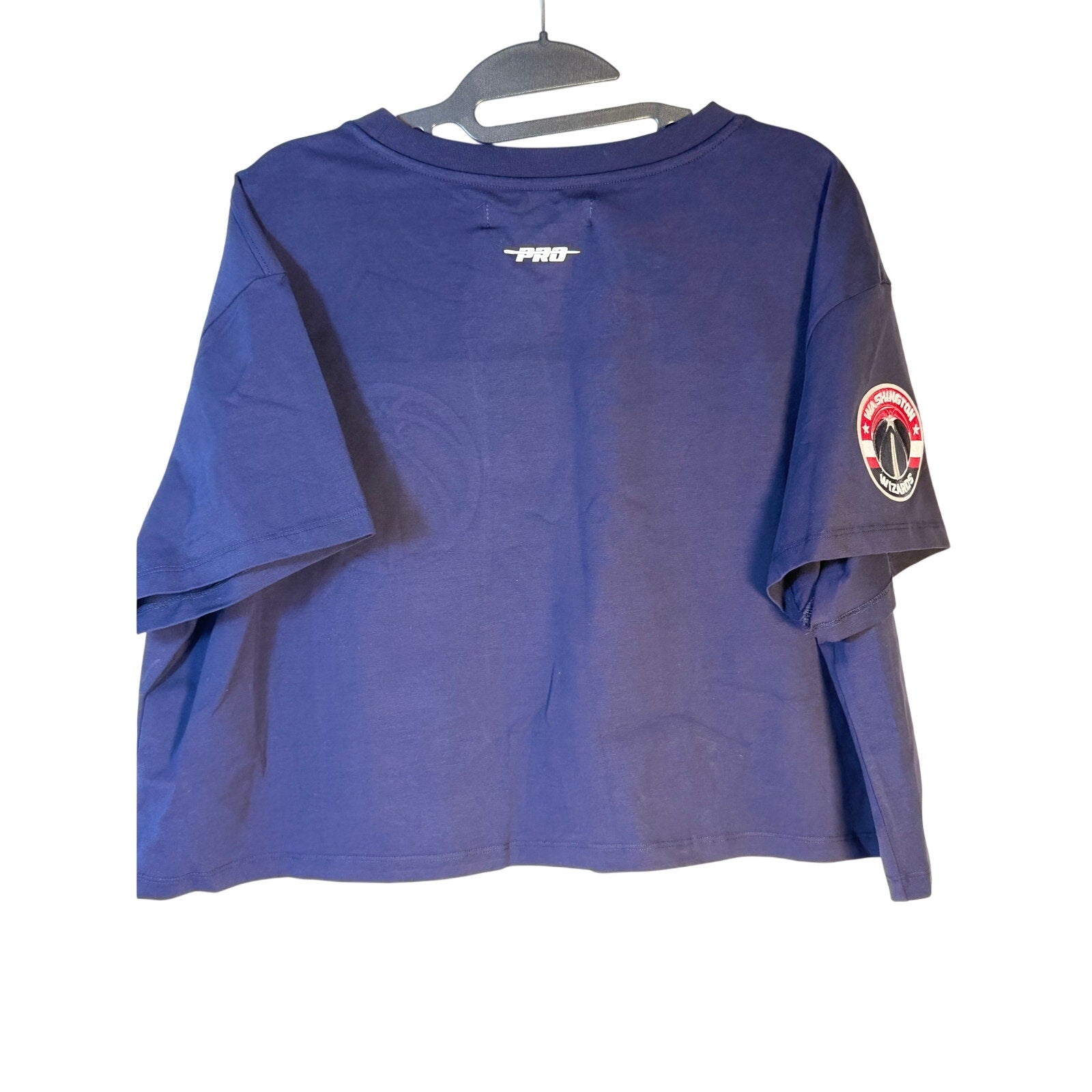 Women's XL Pro Standard Washington Wizards rhinestone logo crop T-shirt with team graphics and sparkling embellishments.
