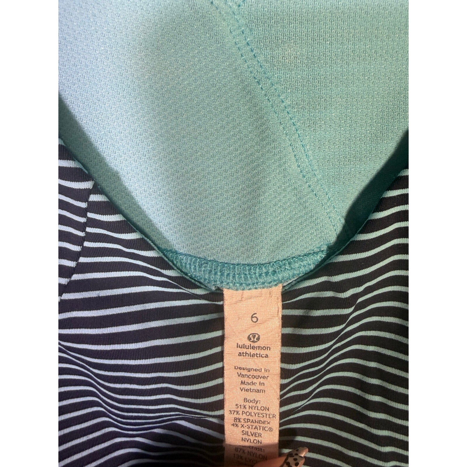 Lululemon Women’s Size 6 Blue Striped V-Neck Athletic Tank Top Drawcord