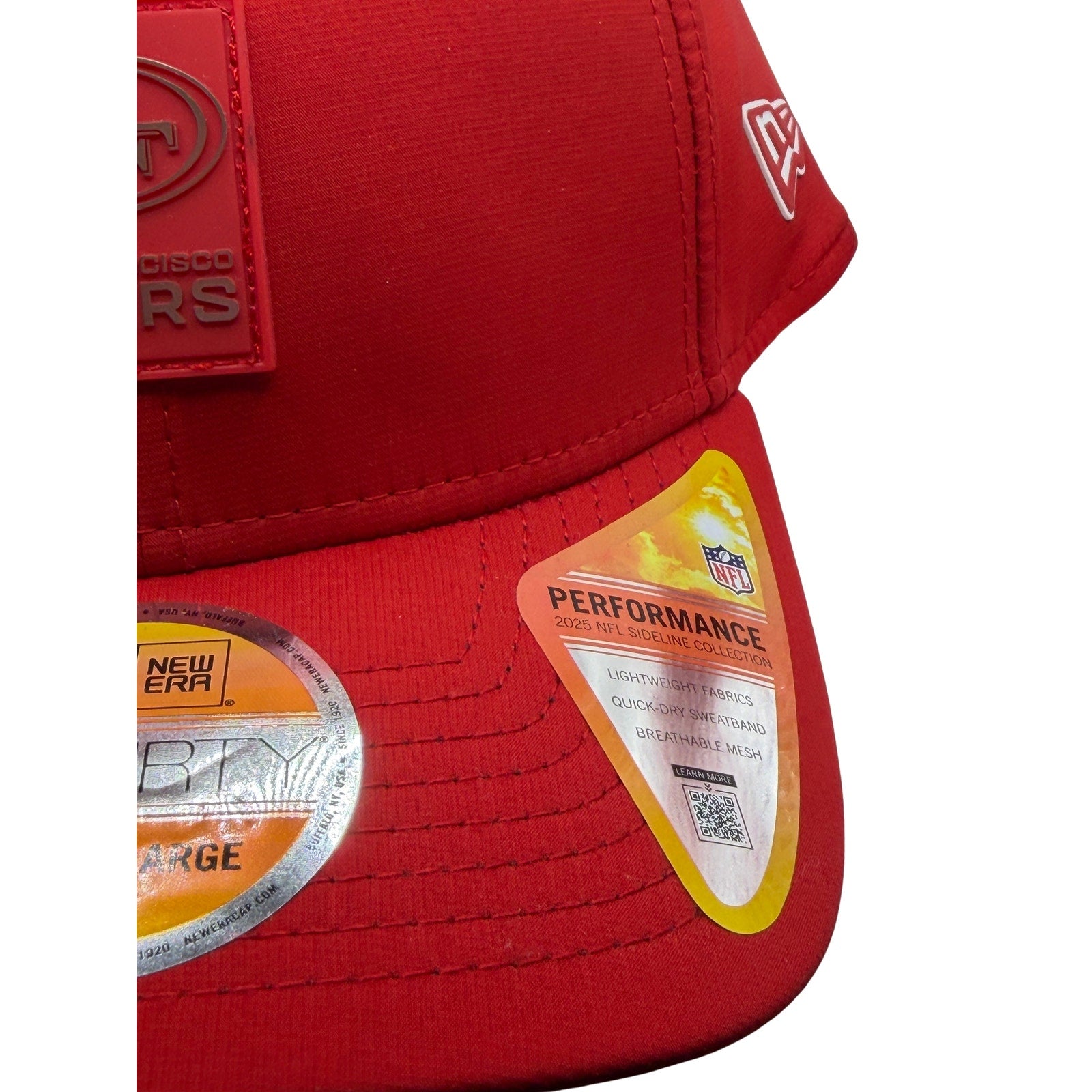 Red San Francisco 49ers NFL New Era 39THIRTY stretch fit hat in size L/XL, new with tags, featuring team logo and curved brim.