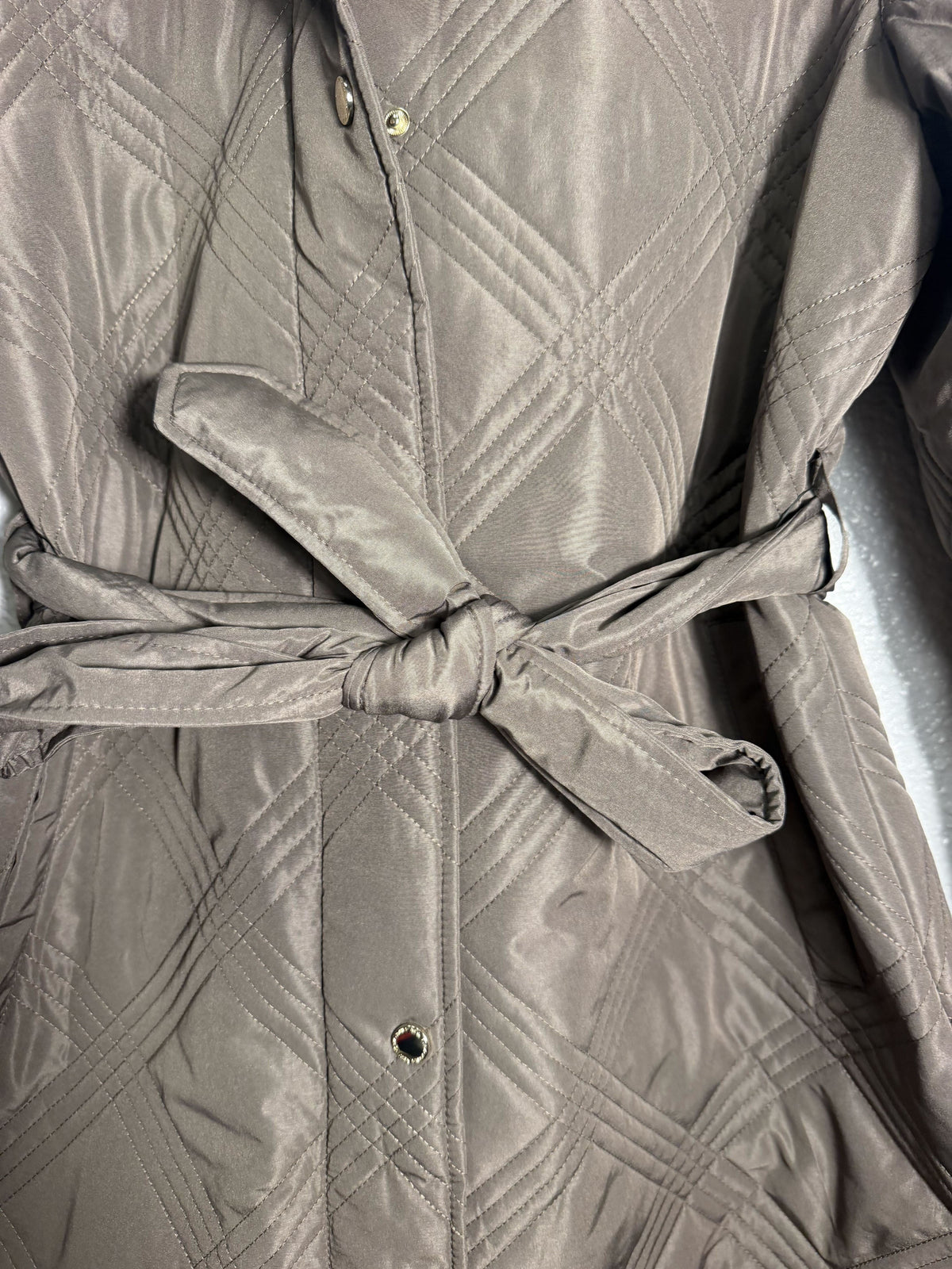 Jones New York women's taupe brown quilted belted hooded coat, medium size, stylish jacket with front pockets and cozy design.