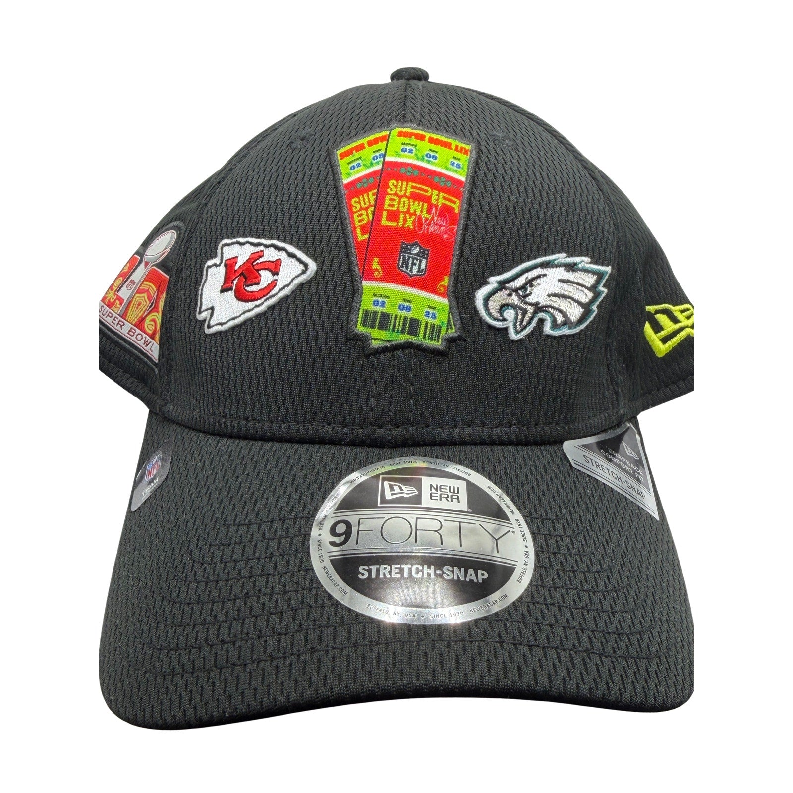 Black New Era Super Bowl LIX Chiefs Eagles 9FORTY stretch-snap hat with team logos and adjustable strap.