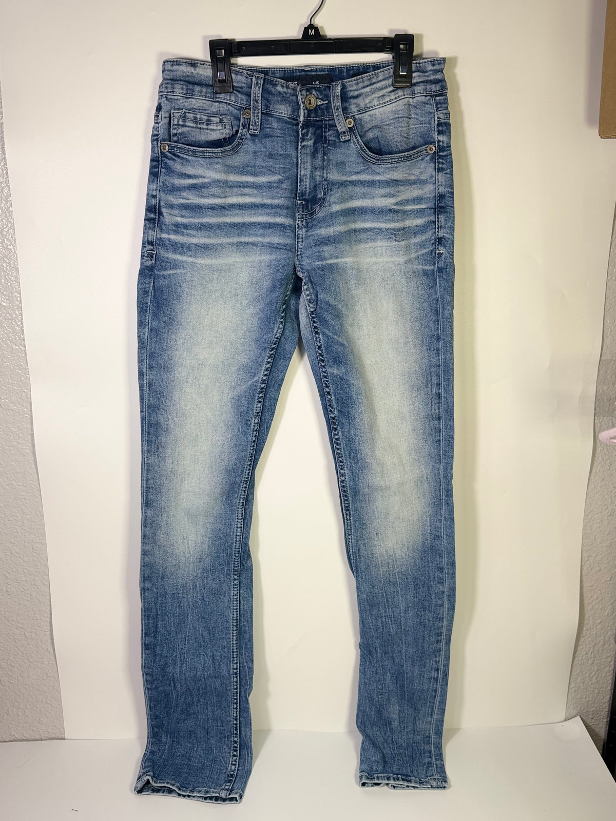 Light wash BKE Men’s Tyler straight leg jeans in size 29x34, shown folded with visible stitching and classic denim texture.
