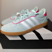 Adidas Breaknet Sleek women's sneakers in mint and pink with white soles, size 7, new condition.