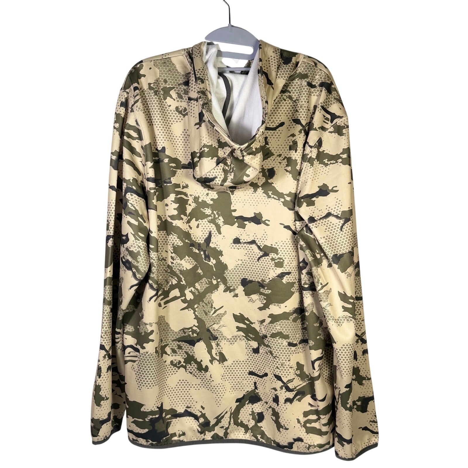 HUK Men’s Cold Front KC Camo printed fishing hoodie in size XL, new with front pocket and camouflage design.
