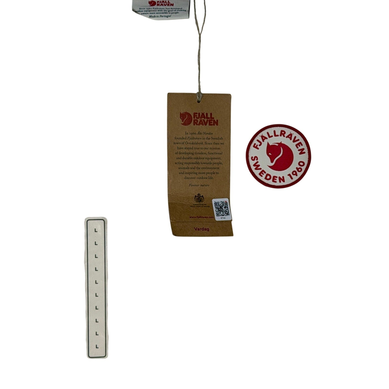 Fjällräven Vardag crewneck sweatshirt in cream red with logo, size large, showing soft fabric and casual fit.